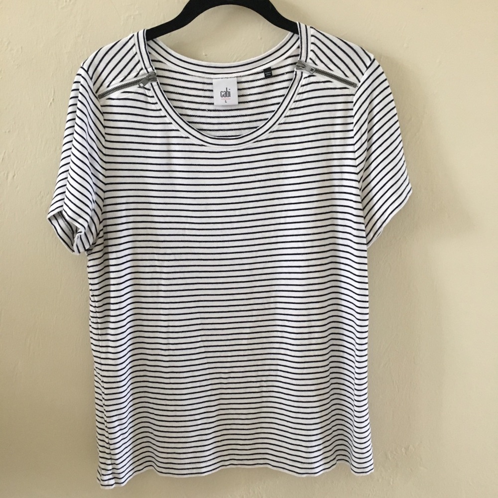 CAbi #5291 Zip Crop Top Size L